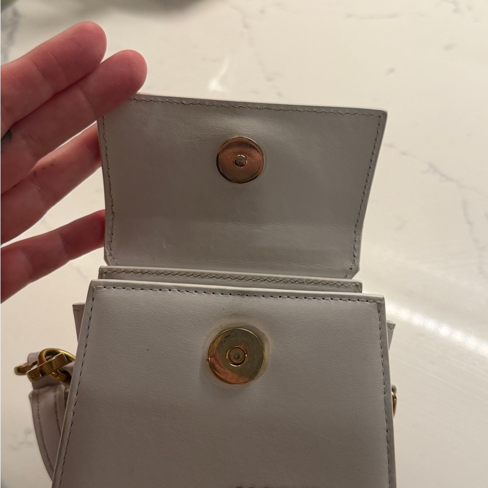 Jacquemus Elegant White Mini Bag - Picture 4 of 5